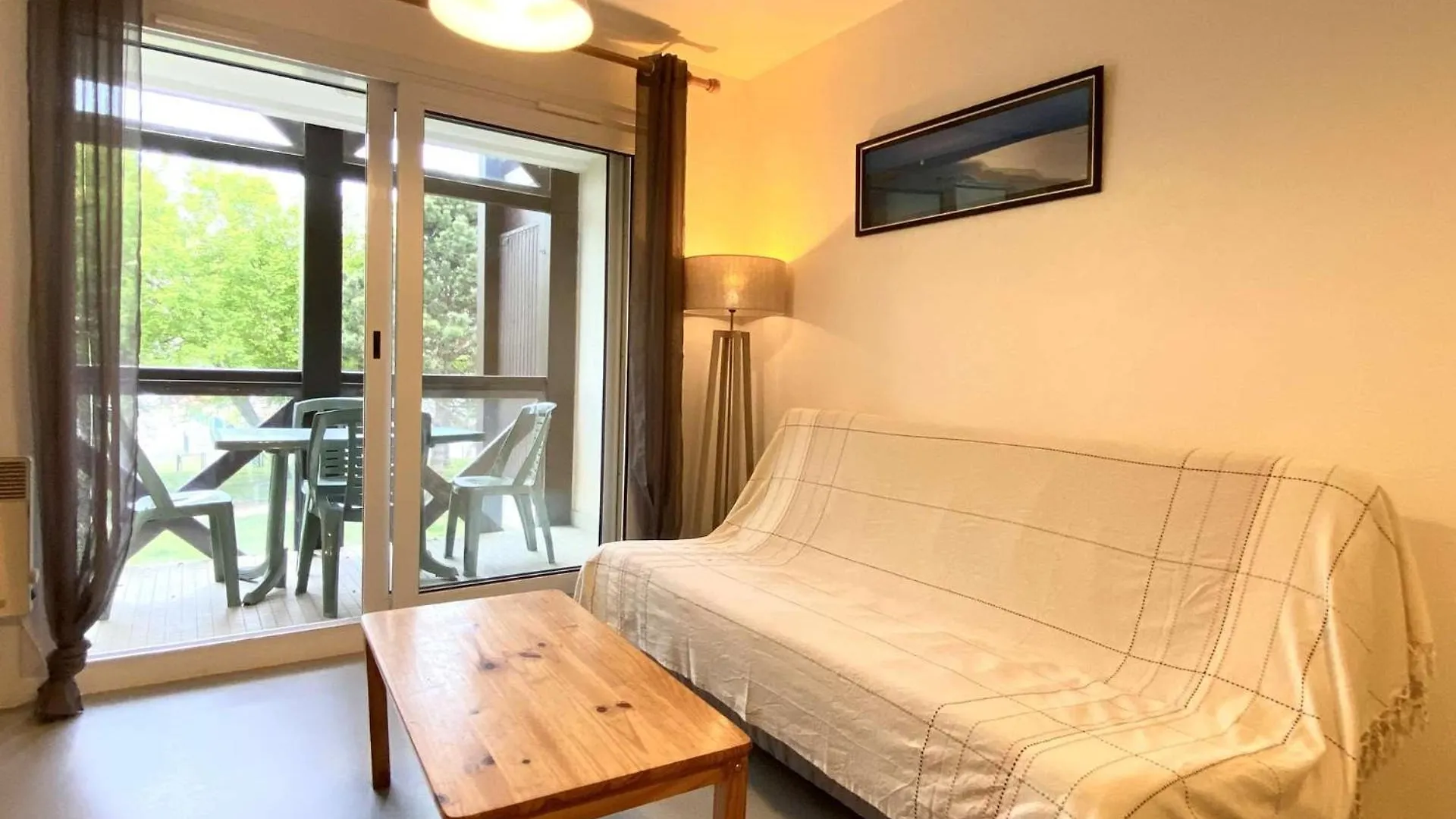 Ref 042 Appartement T2 Avec Balcon Et Piscine Arzon France